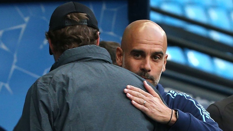 PENGATUR TAKTIK : Guardiola dan Klopp bertegur sapa sebelum laga