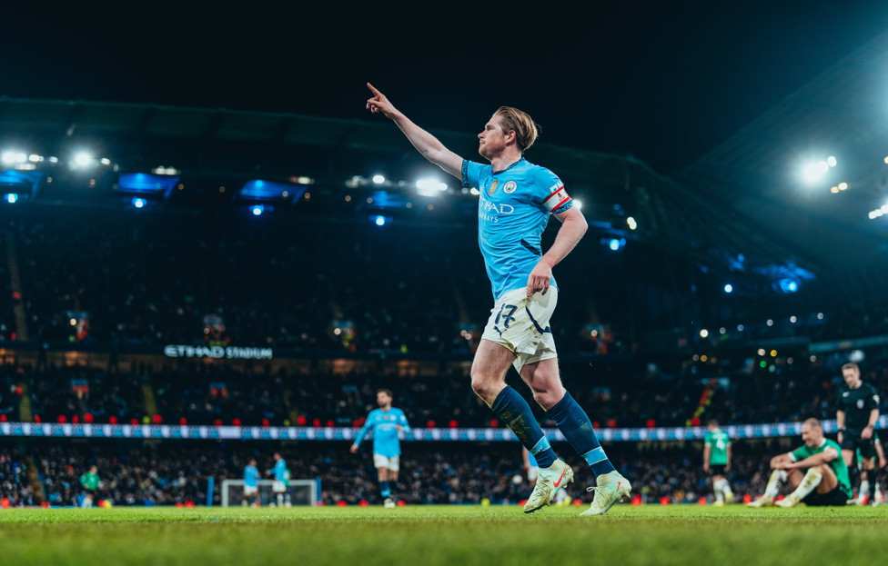 KDB fecha o placar! 