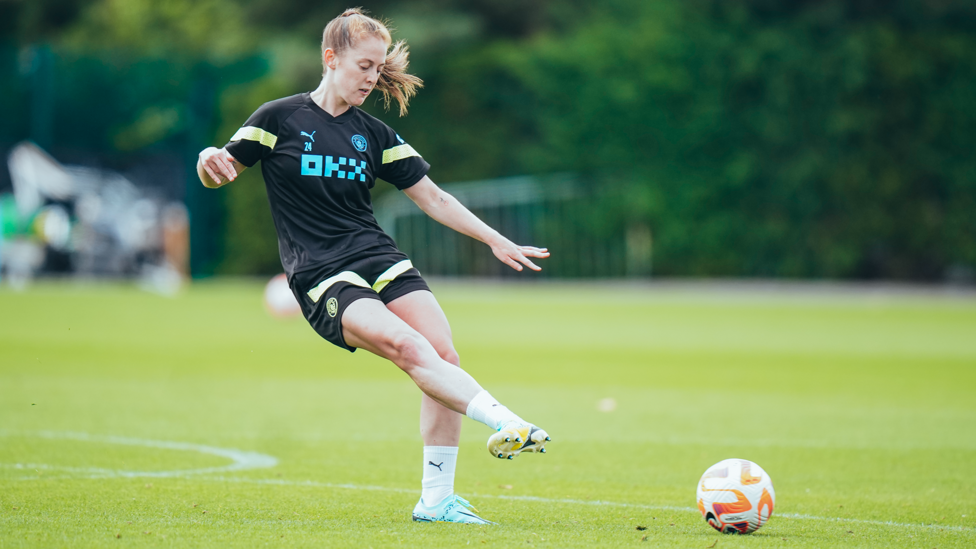 QUICK FEET : Some sharp passing from Keira Walsh