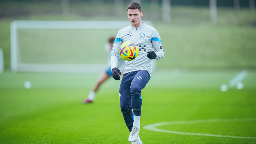 HABILIDADE  : Sergio Gomez mostra foco total nos treinos do CFA.