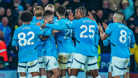GROUP HUG: Squad goals!