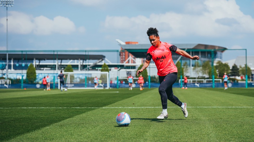 SUPER STOKES : Demi Stokes driving forward.
