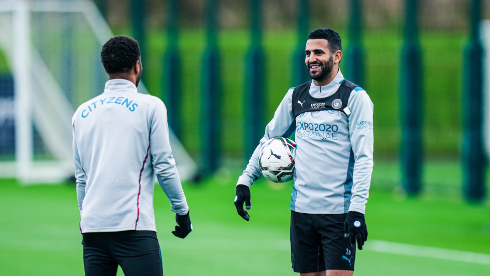 WING WIZARDS : Can Raheem Sterling be the one to get the ball of Riyad Mahrez?!