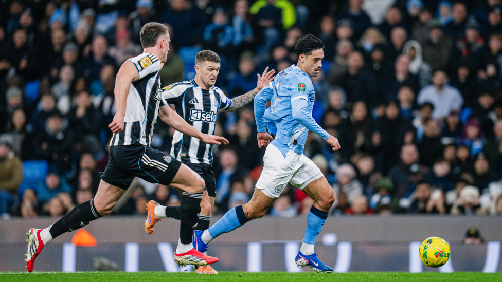 ROLLS-ROYCE REIJNDERS : So composed on the ball.