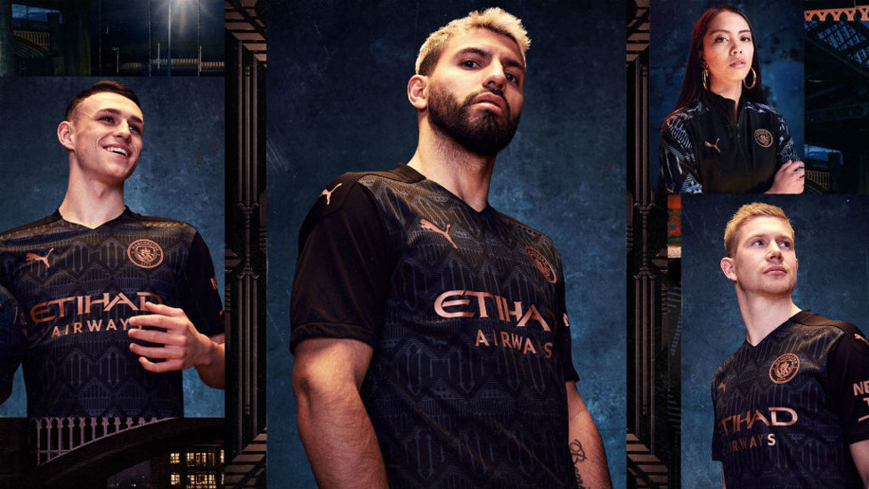 Phil Foden, Sergio Aguero, Kevin De Bruyne qui portent notre kit extérieur 2020/21.