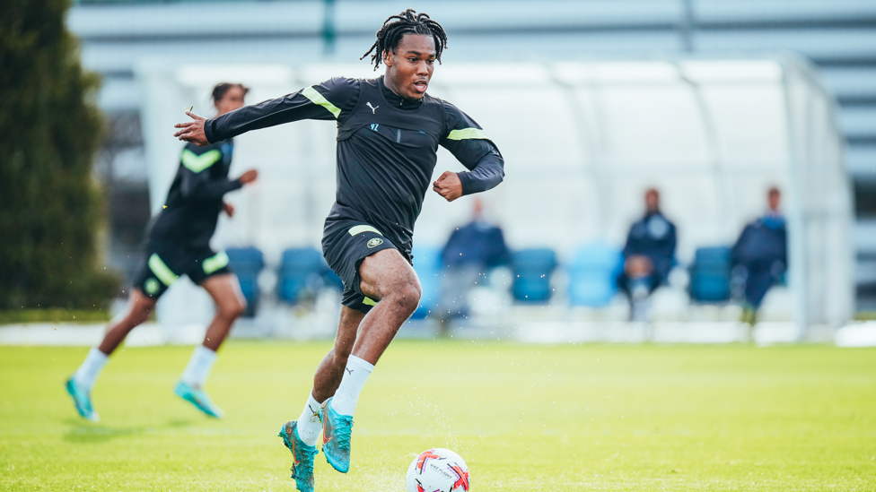 SPEED : Hamilton showcases his pace by driving with the ball down the wing