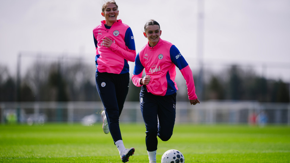 SPEED  : Murphy bursts down the line.