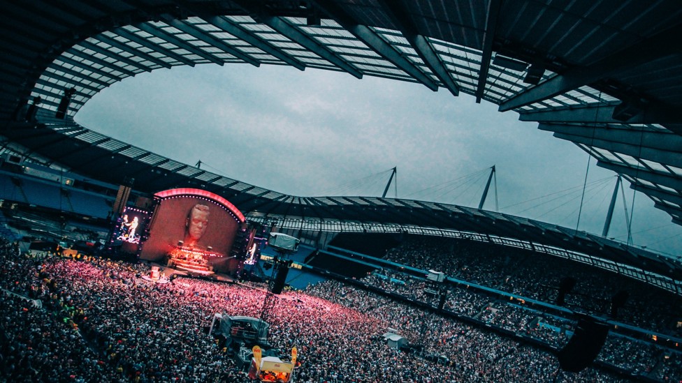 ROBBIE WILLIAMS
