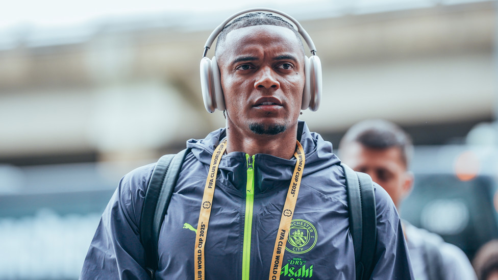 AKANJI ARRIVES : Manu strides into the stadium.