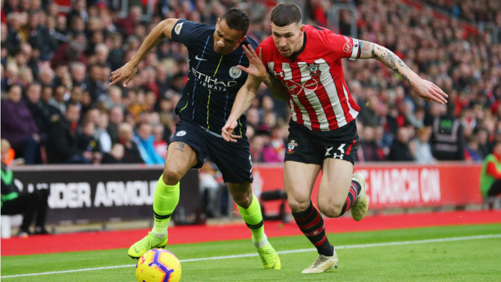 ACTION STATIONS : Danilo challenges Pierre-Emile Hojbjerg