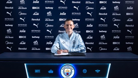 Murphy commits future to City