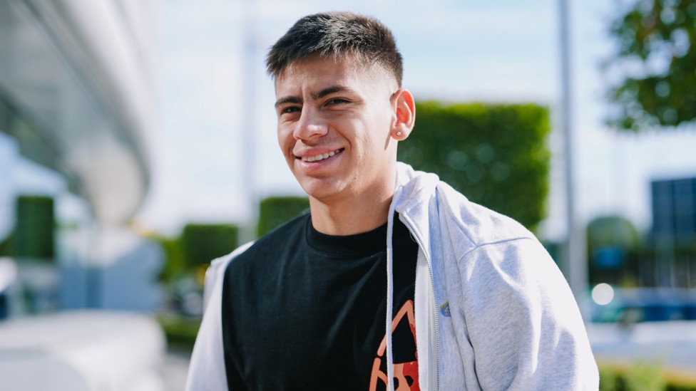 ECHEVERRI IN THE BUILDING : Claudio gets ready