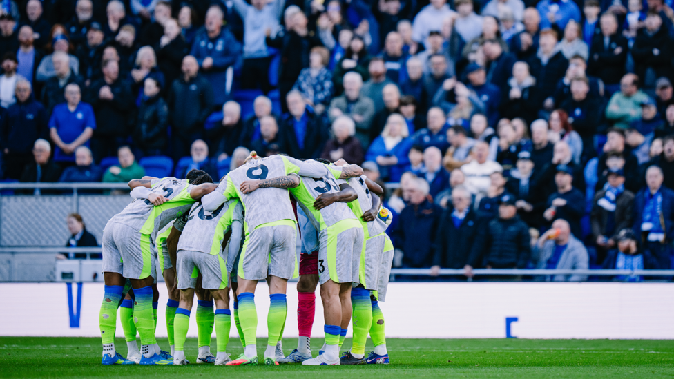 HUDDLE UP : Ready to play!