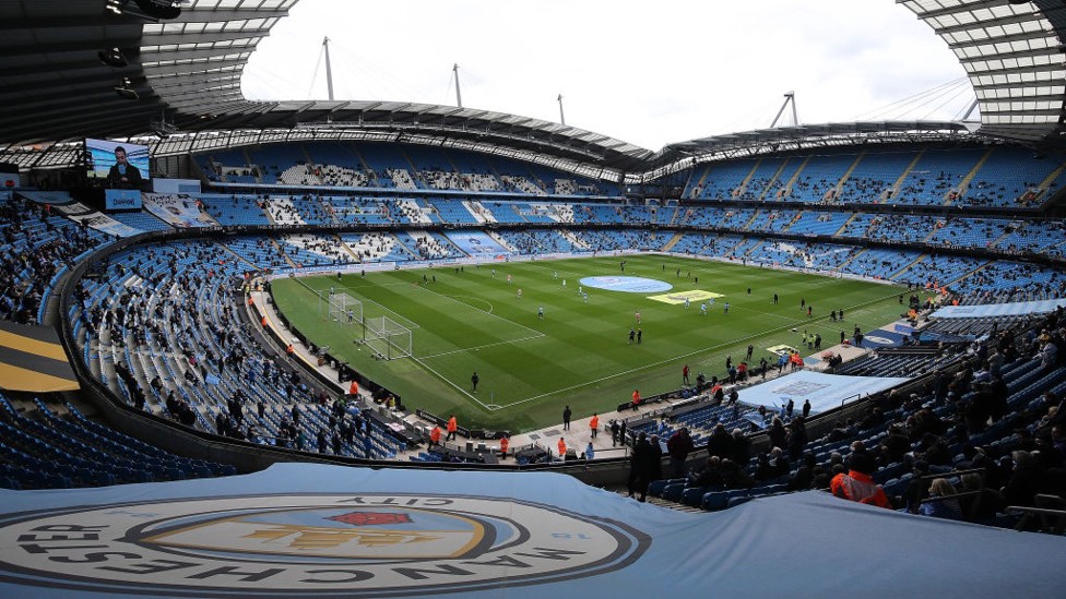 BEM-VINDOS DE VOLTA! : 10 mil torcedores compareceram ao Etihad