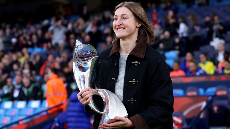 WELCOME BACK : Former City striker Ellen White returns to the Etihad with England's EURO trophy.
