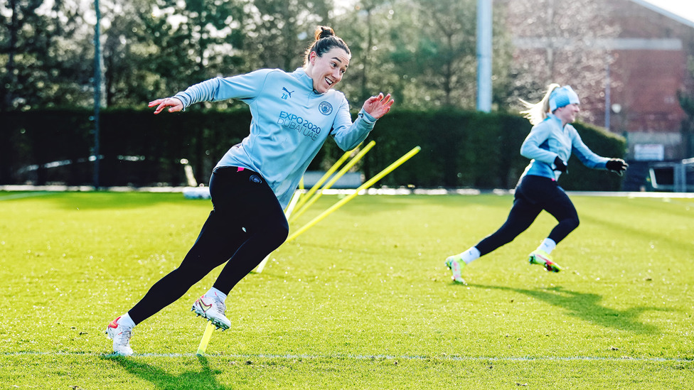 BRONZE METTLE : Will Lucy Bronze gain her first minutes of 2021/22?