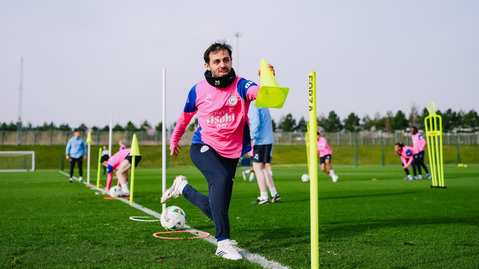 Captain's call : Bernardo Silva in training