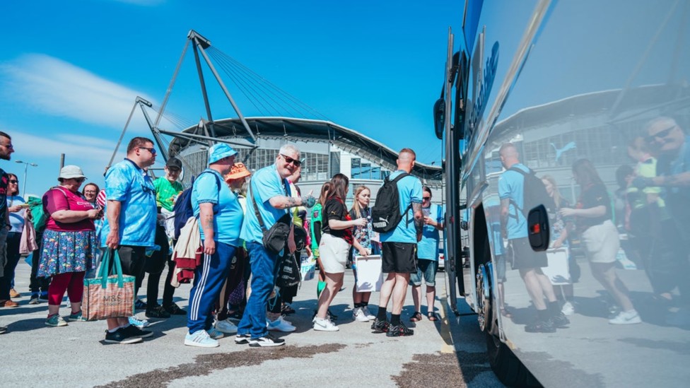 FINAL DAY : Fans set off from the Etihad for Villa Park
