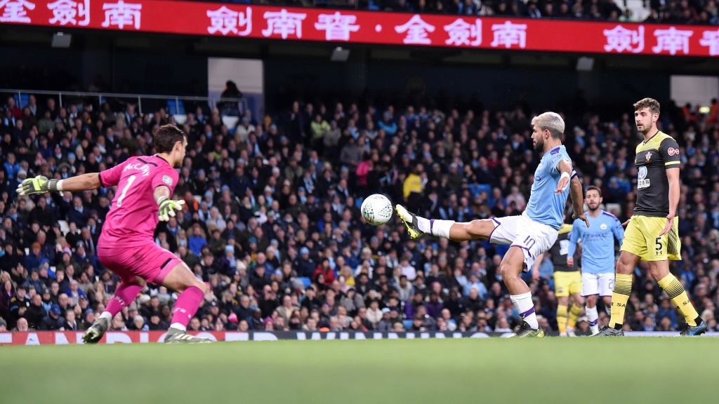 Sergio Aguero continua implacável