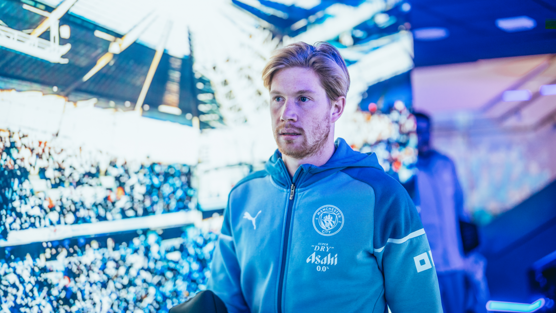 Two changes to City side as De Bruyne named on bench