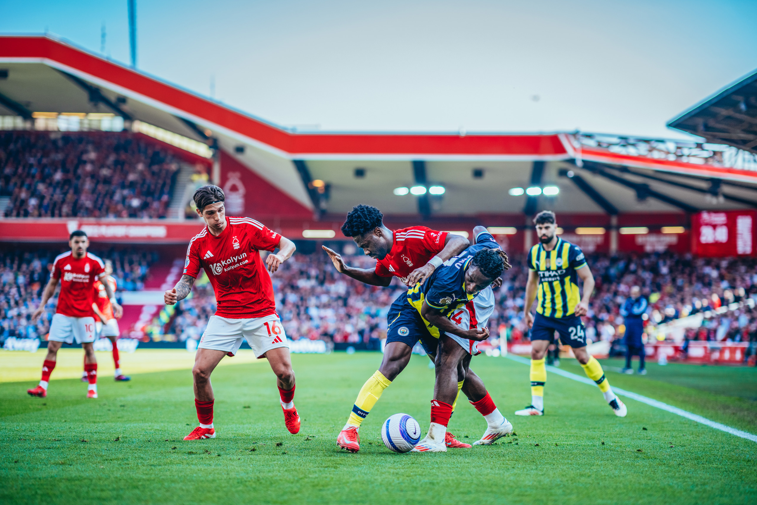 City perde para Forest fora de casa