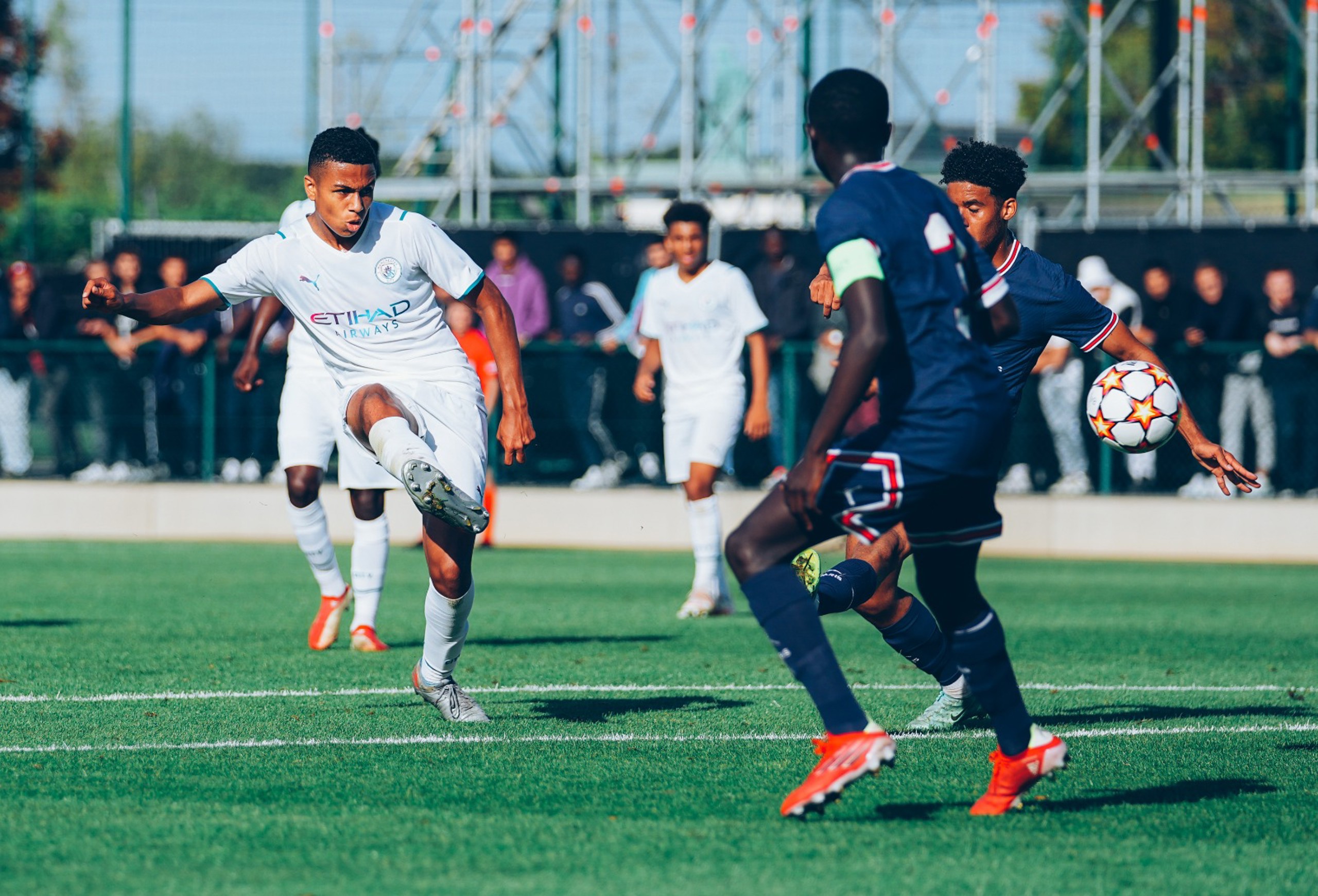 Points shared in Paris in feisty UYL clash