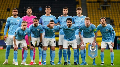 Travelling squad depart for Champions League semi-final in Paris