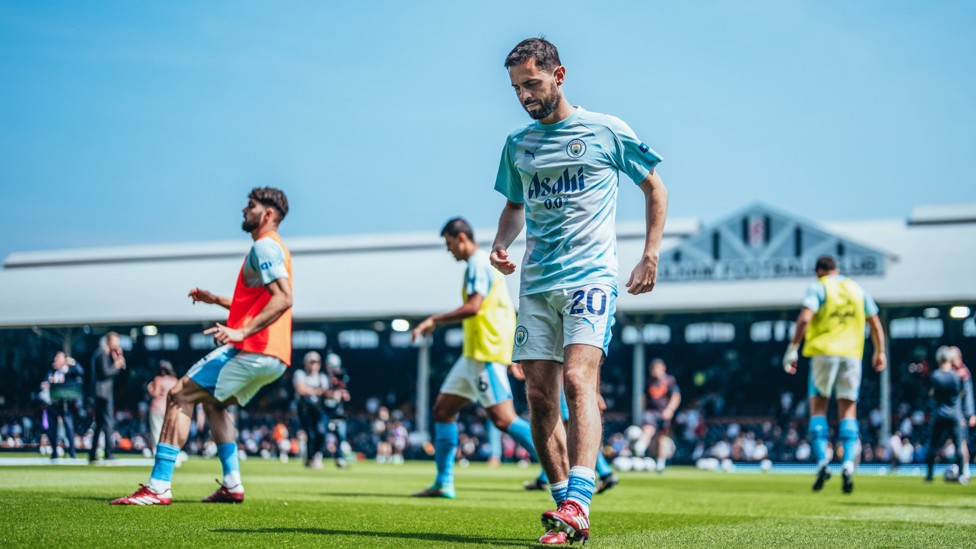 NEED SOME TIME IN THE SUNSHINE  : Bernardo Silva warms up.