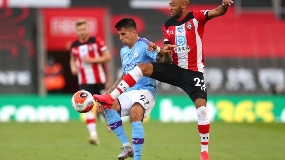 SATRIA CANCELO: Sang bek kanan kami mencoba mengamankan bol dari Nathan Redmond