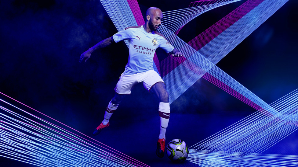 MANCHESTER LA, LA, LA : The woven jacquard wave pattern, running through the shirt, is a visual representation of the looms which were integral to the industrial revolution in Manchester.