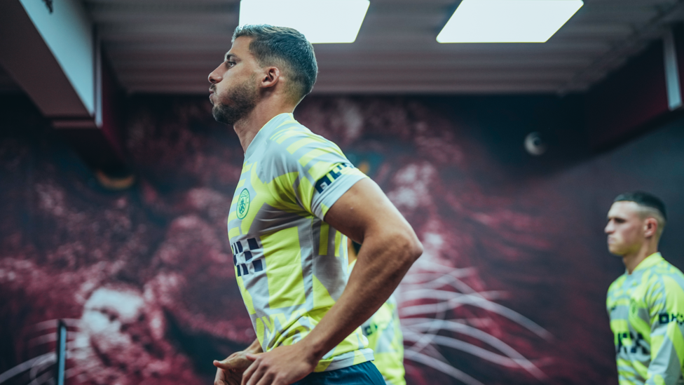 WARM UP : Dias and Foden make their way out of the tunnel for the pre-match warmup.