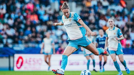 Miedema passa por cirurgia 