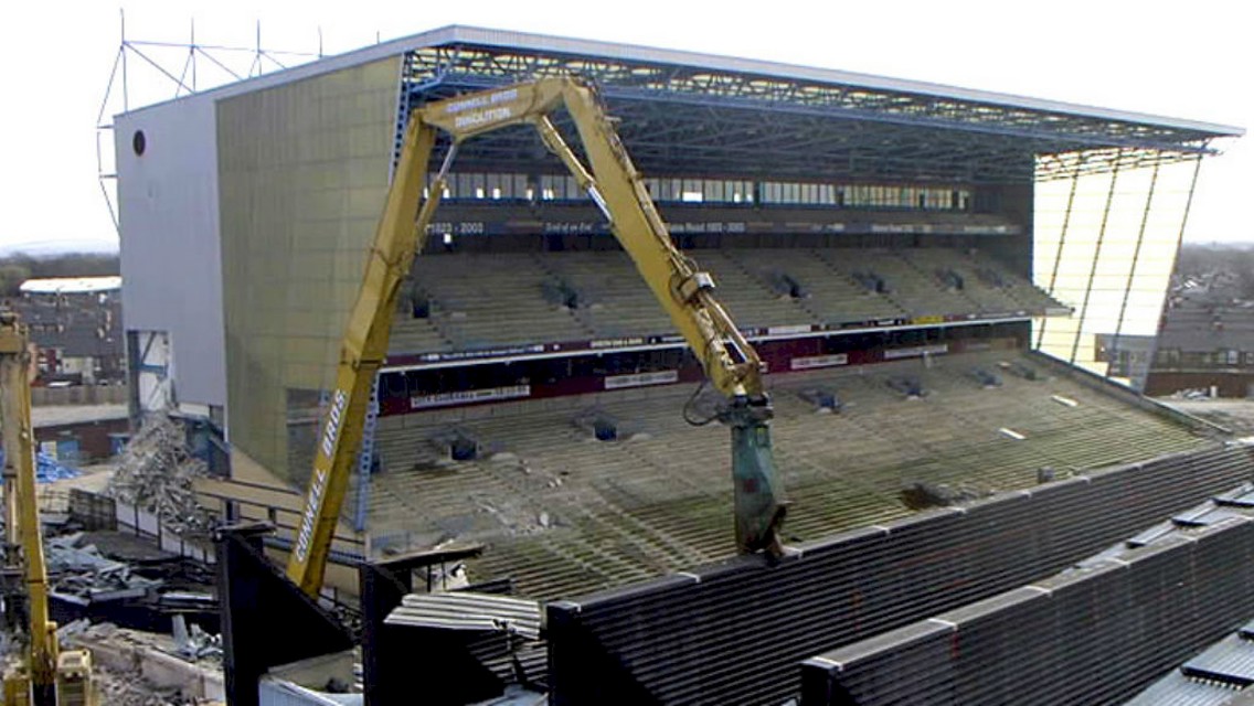 KIPPAX: The famous stand was demolished in this day 25 years ago
