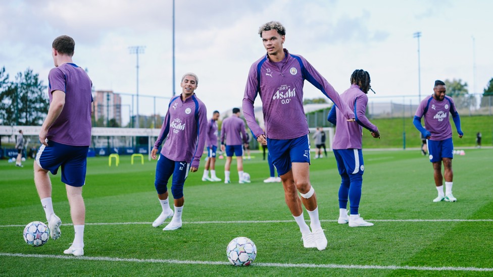 ON THE BALL  : Nico O'Reilly in possesion