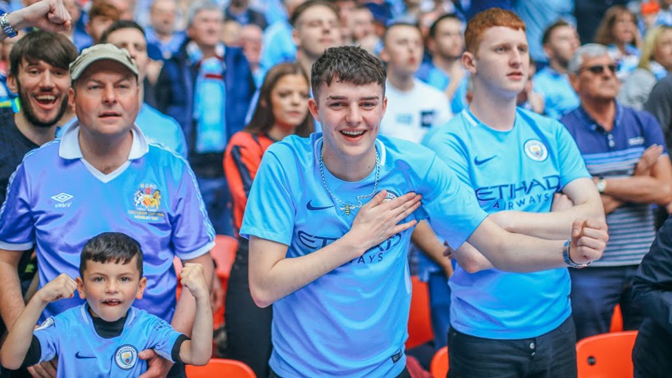 CITY FAITHFUL : A sea of Blue