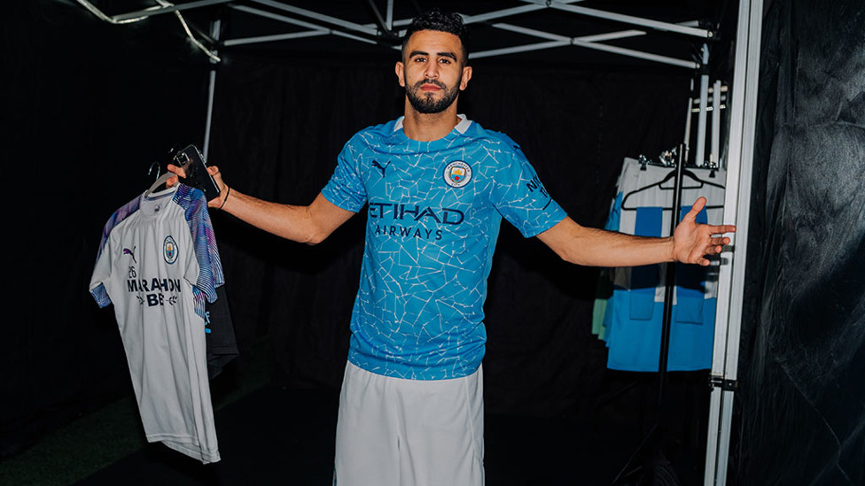 Riyad Mahrez in the makeshift changing room