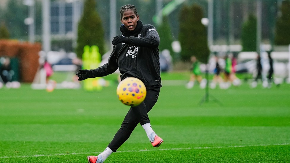 Shaw shot! Did she take our photographer out with this strike?