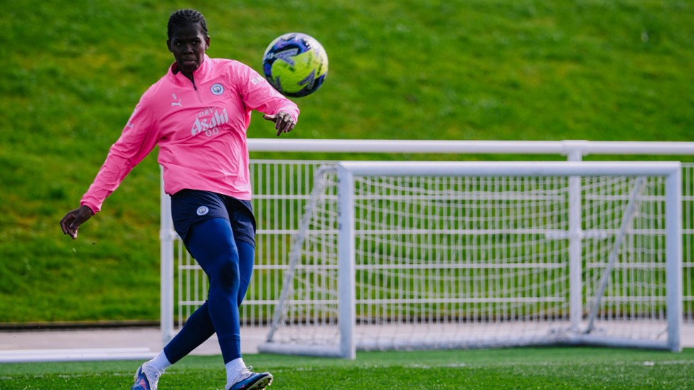 GO LONG : Khadija 'Bunny' Shaw spreads the play