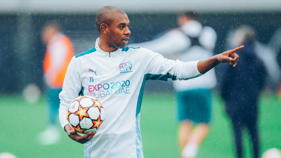CAPTAIN FANTASTIC : Fernandinho dishes out some instructions