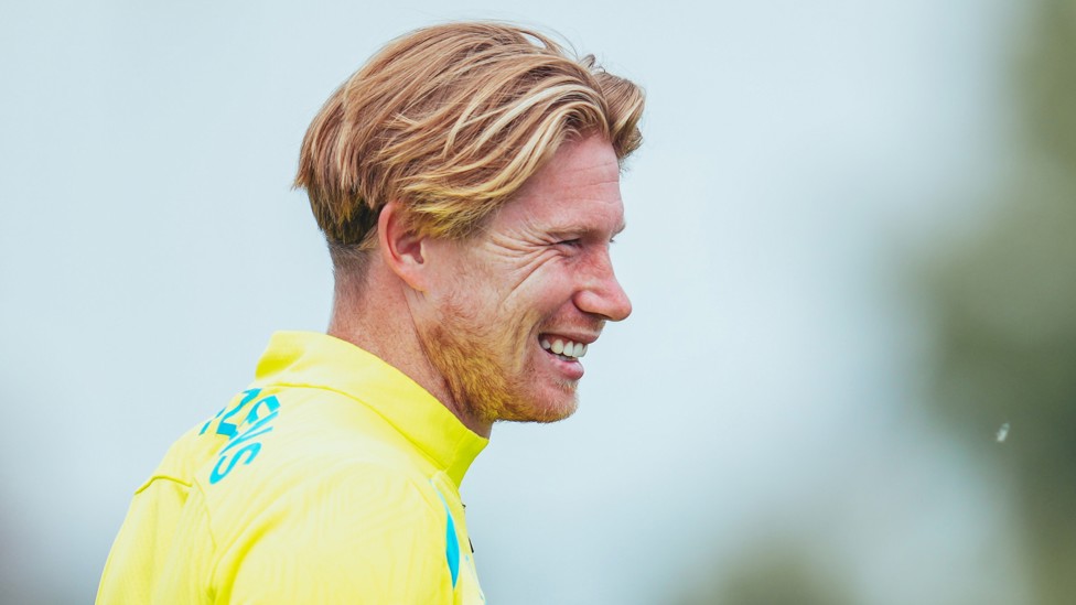 LEGEND  : Kevin De Bruyne shares a smile. 