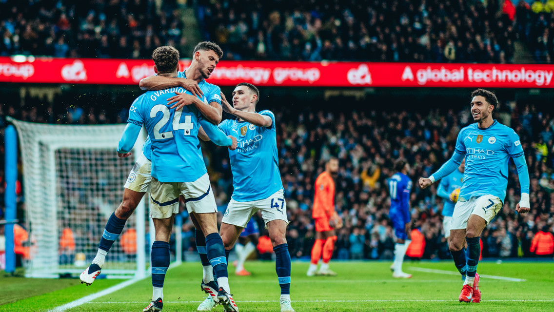 City bate Chelsea de virada e sobe na tabela da Premier League