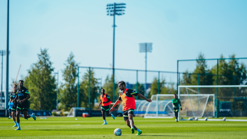 ACTION MAN : Bernardo Silva in the thick of the action