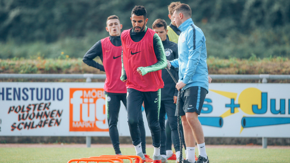 RUN, RIYAD, RUN : Riyad Mahrez is the next to set off