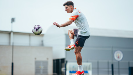 Nuestro hoy CM Julián Álvarez se toma un respiro para entrenar
