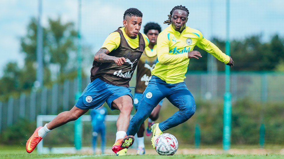 DOUBLE DRIBBLE : Wing wonders Savinho and Jeremy Doku