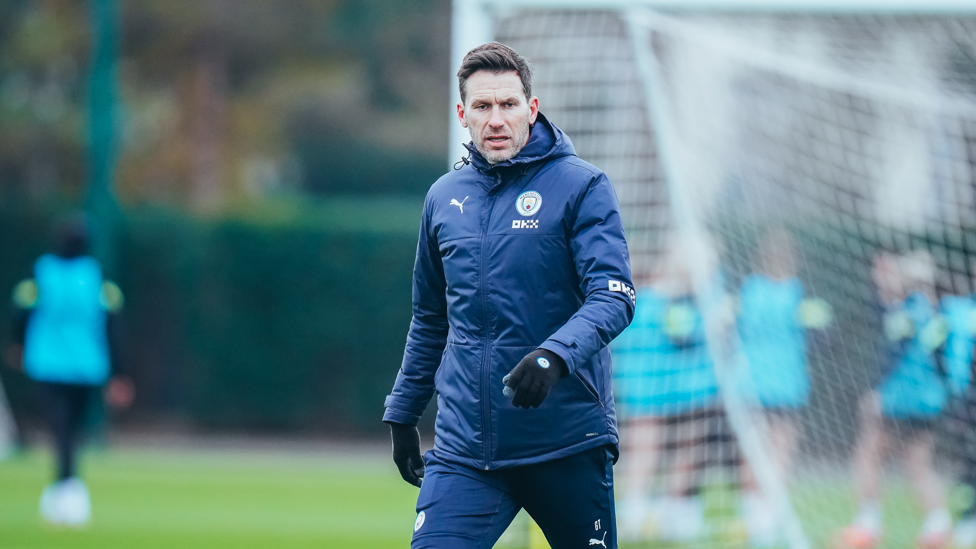 THE BOSS : Gareth Taylor observes training 