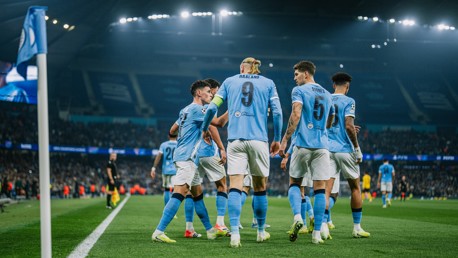 GROUP HUG: Squad goals!