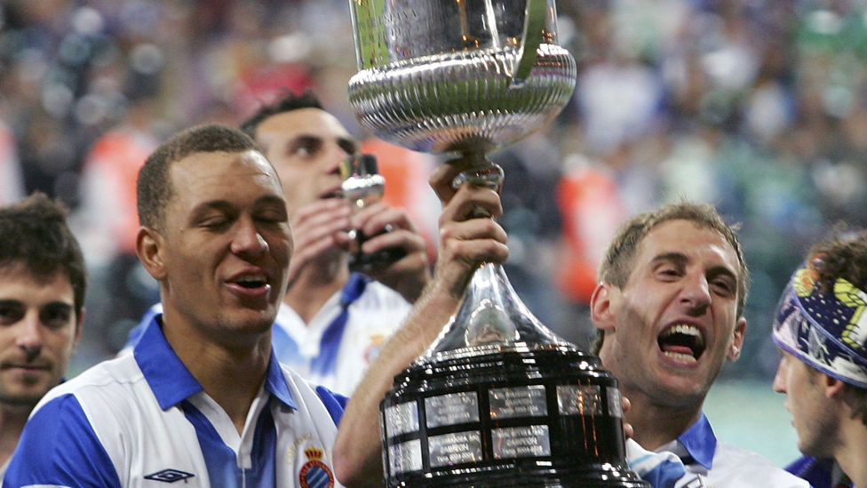Campeón de la Copa del Rey con el Espanyol.