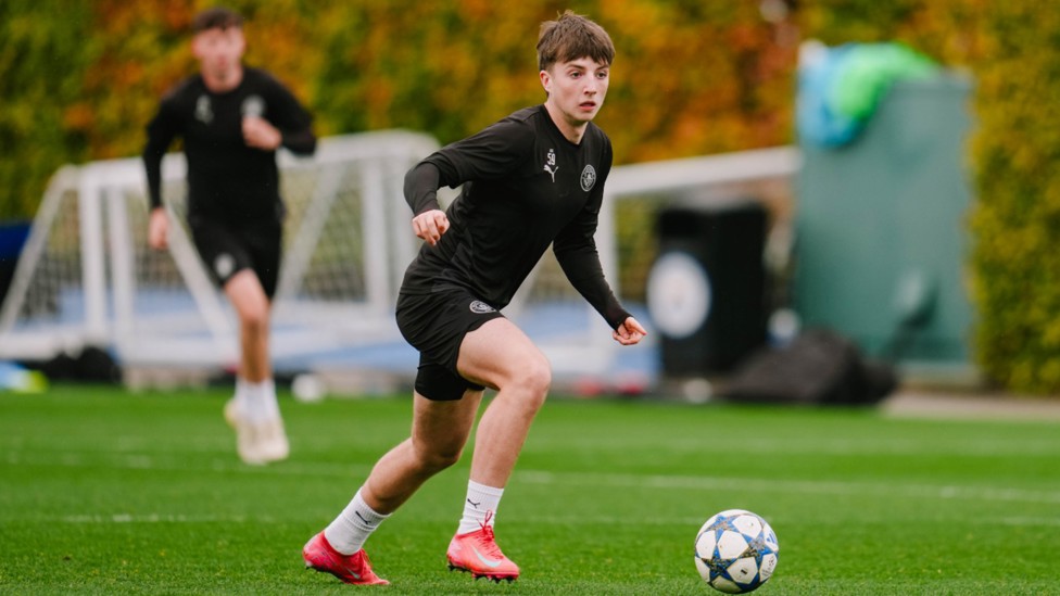 MIDDLE MARCH: Charlie Gray eyes up the options.