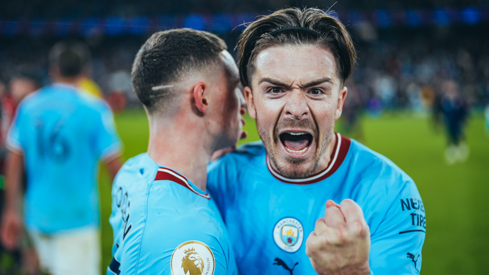 PEREBUTAN GELAR : Grealish menunjukkan kegembiraannya setelah menang atas tim asuhan Mikel Arteta.